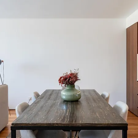 Viva Serralves Patio *