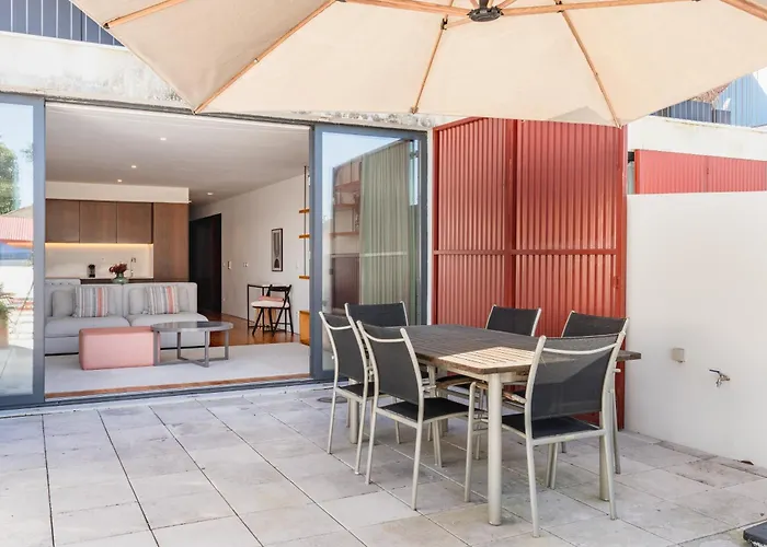 Viva Serralves Patio شقة